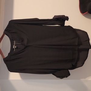 Simply Vera by Vera Wang Medium Black Top Semi Sheer Top